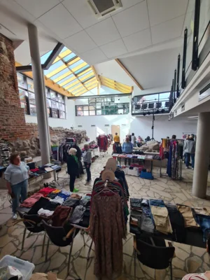 Foto des Albums: Second-Hand-Markt für Frauen - erstmals auch im Gewölbe Ausstellerinnen