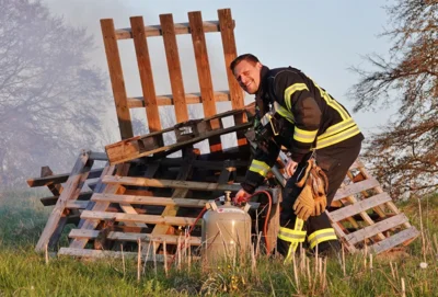 Christopher Orth von Dach entz&uuml;ndet das Feuer 