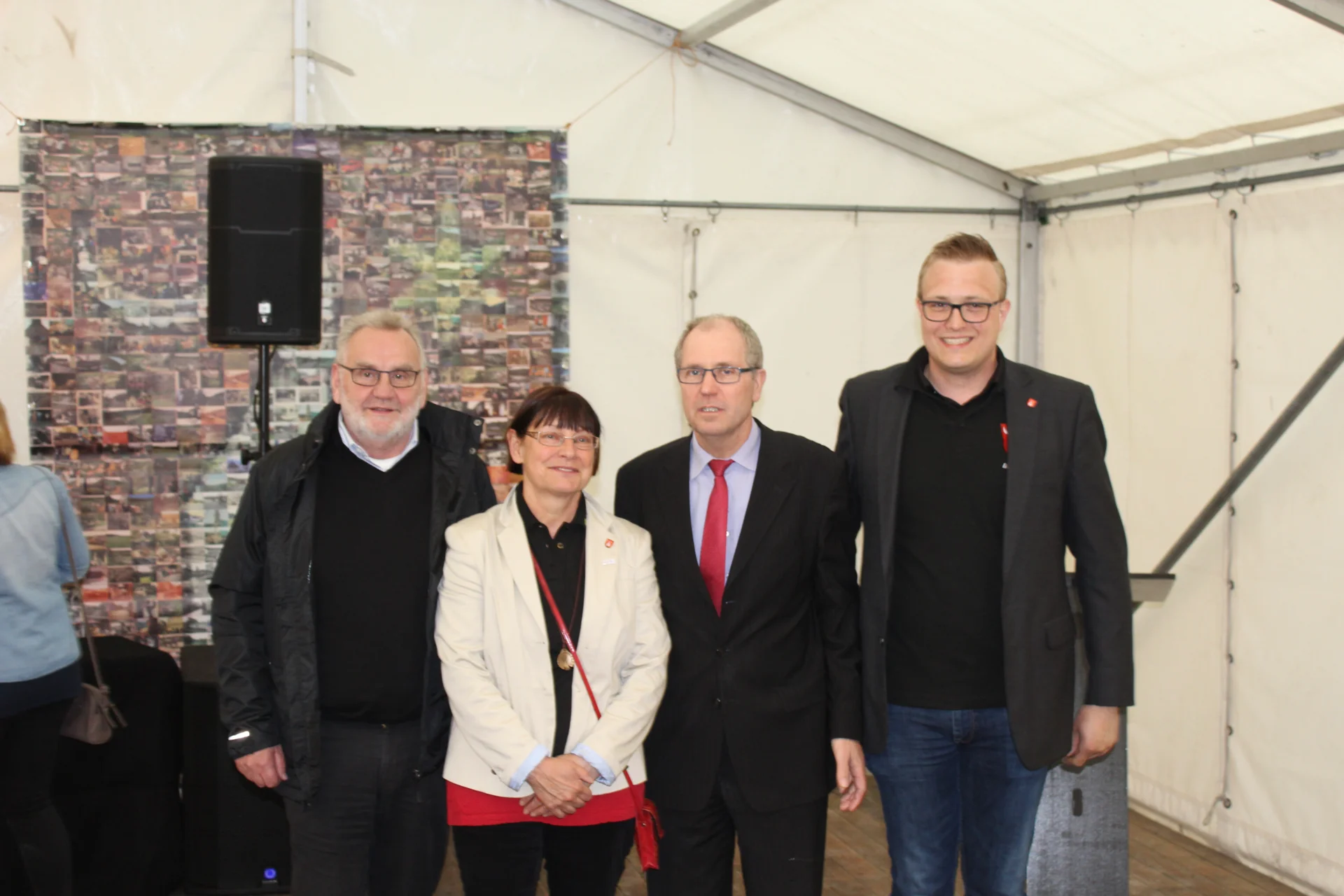 Bild: 40-jähriges Jubiläum 2016 (v.l.): Bürgermeister Josef Hartmann, Vorsitzende Martina Wolf-Sedlatschek, Landrat Manfred Müller, Ortsvorsteher Thomas Schulze (Foto: Sammlung Thomas Schulze)