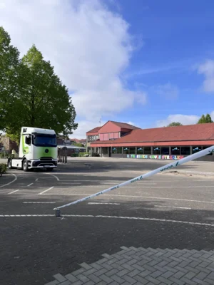 Foto des Albums: Toter Winkel hautnah erlebt – Viertklässler lernen Verkehrssicherheit in Straelen