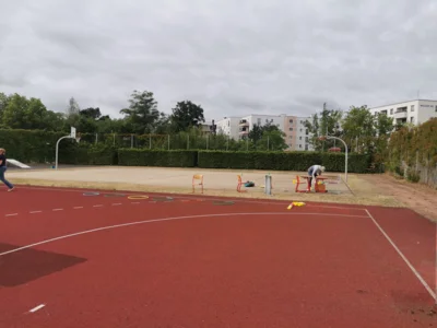 Sportplatz  (Bild vergr&ouml;&szlig;ern)