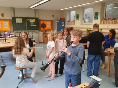 Foto des Albums: Besuch des Musikvereins Wollbach im Schulhaus Hollstadt