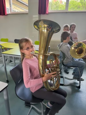 Foto des Albums: Besuch des Musikvereins Wollbach im Schulhaus Hollstadt