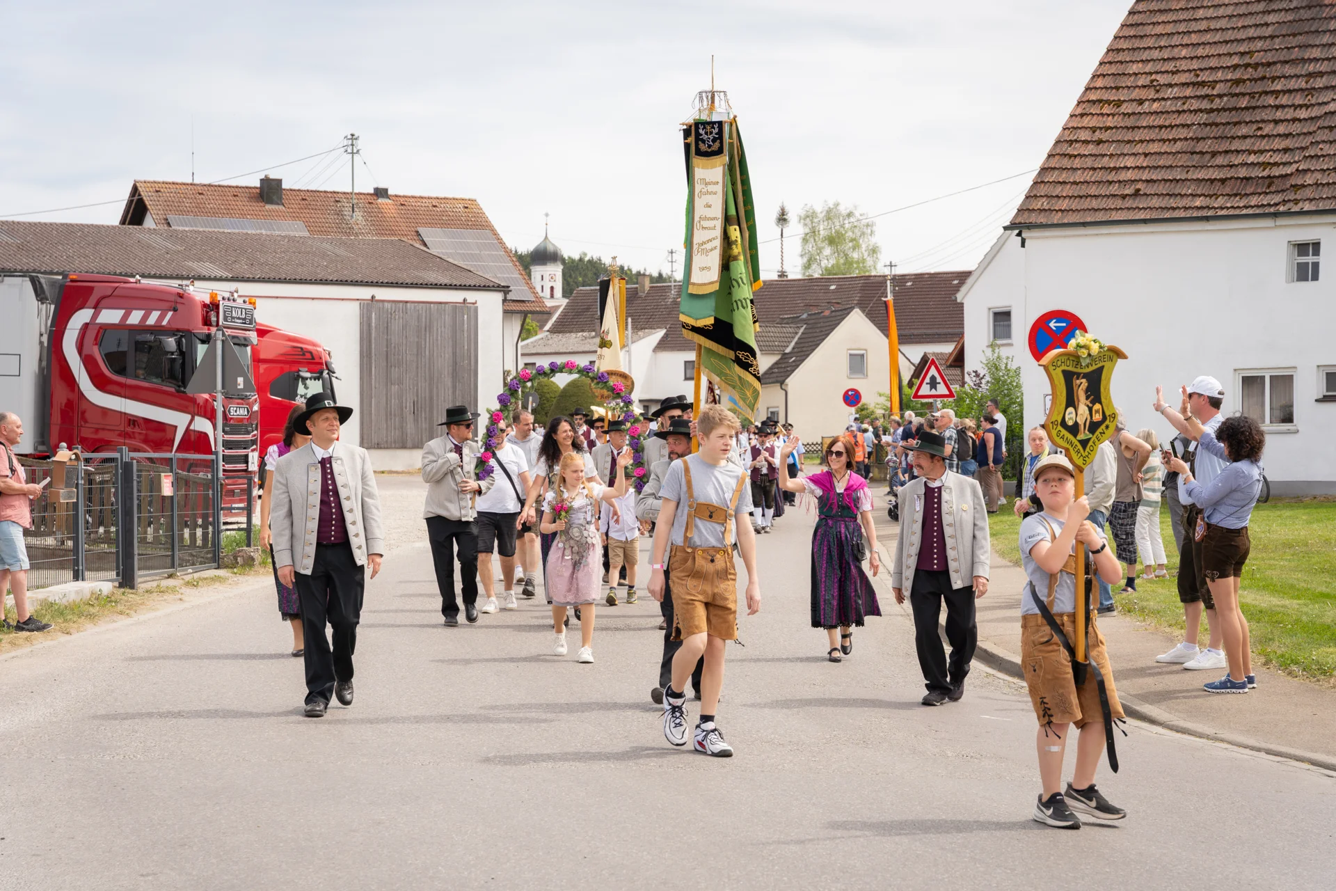Bild: Festumzug Gannertshofen