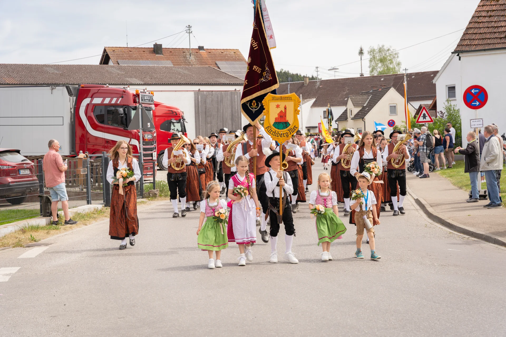 Bild: Festumzug Gannertshofen