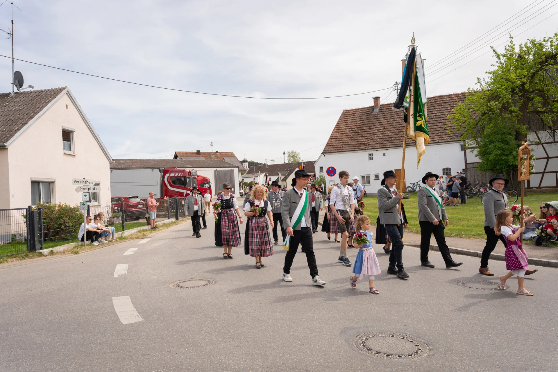Bild: Festumzug Gannertshofen