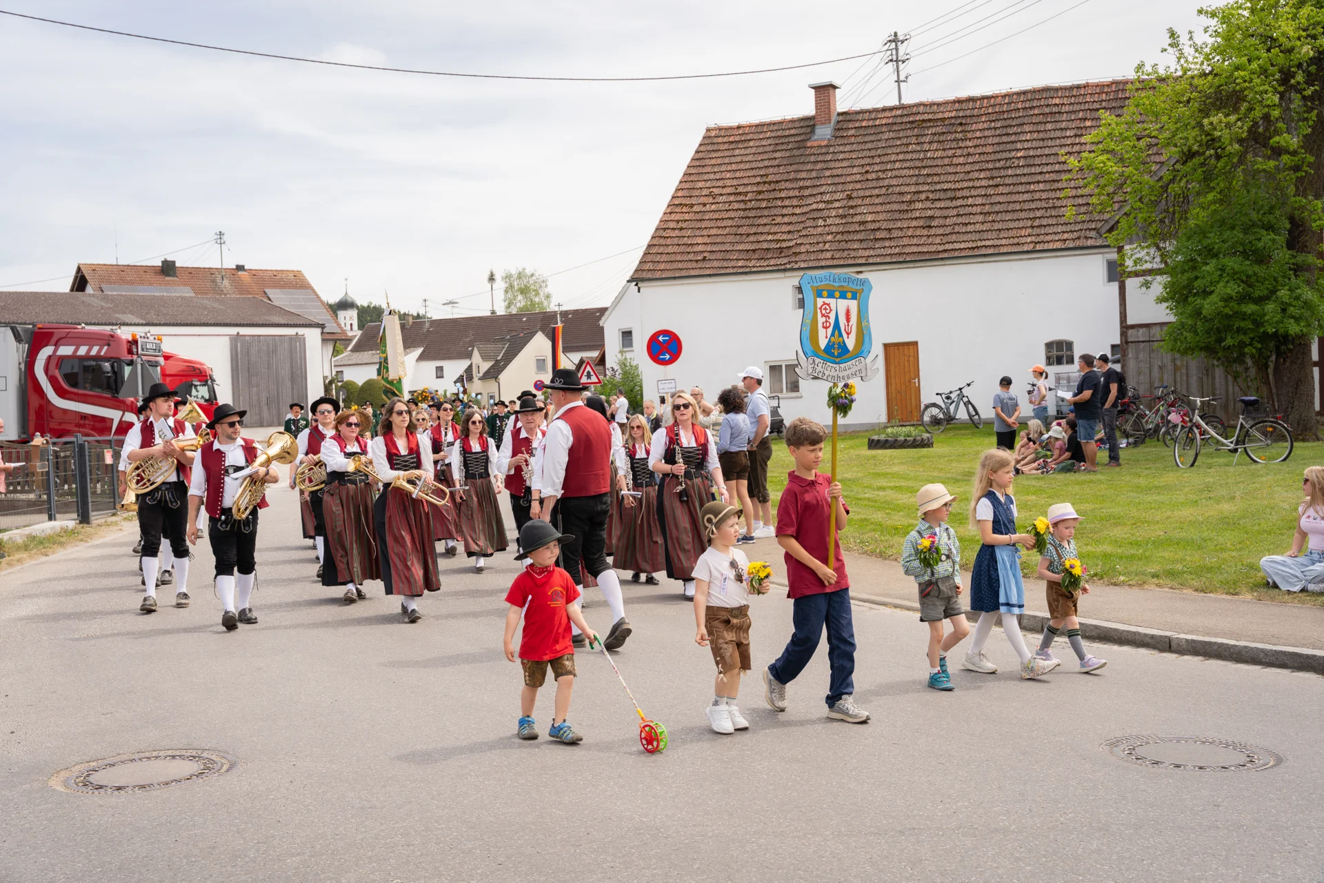Bild: Festumzug Gannertshofen