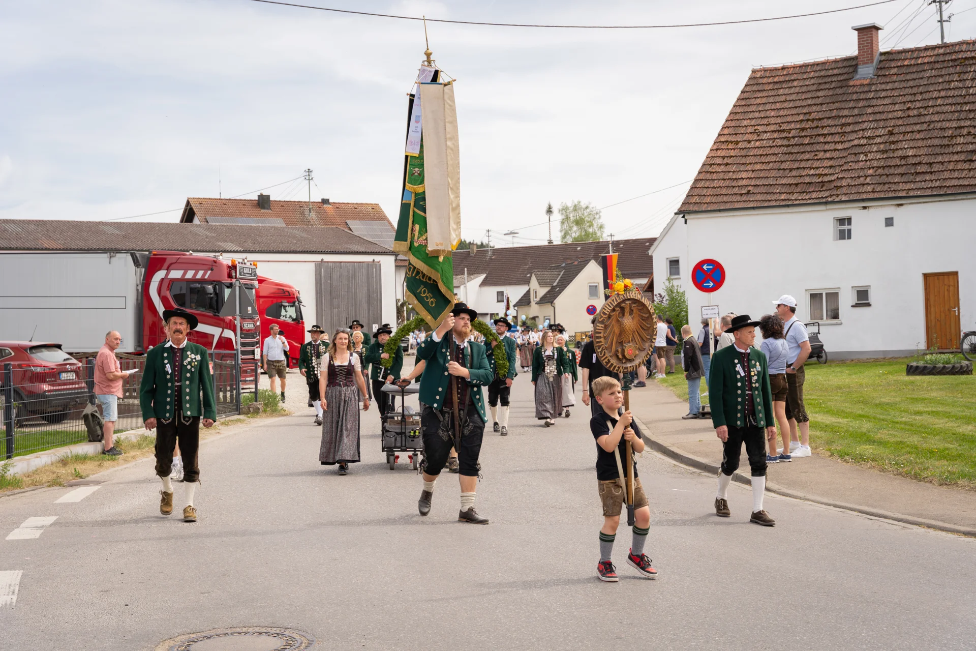 Bild: Festumzug Gannertshofen
