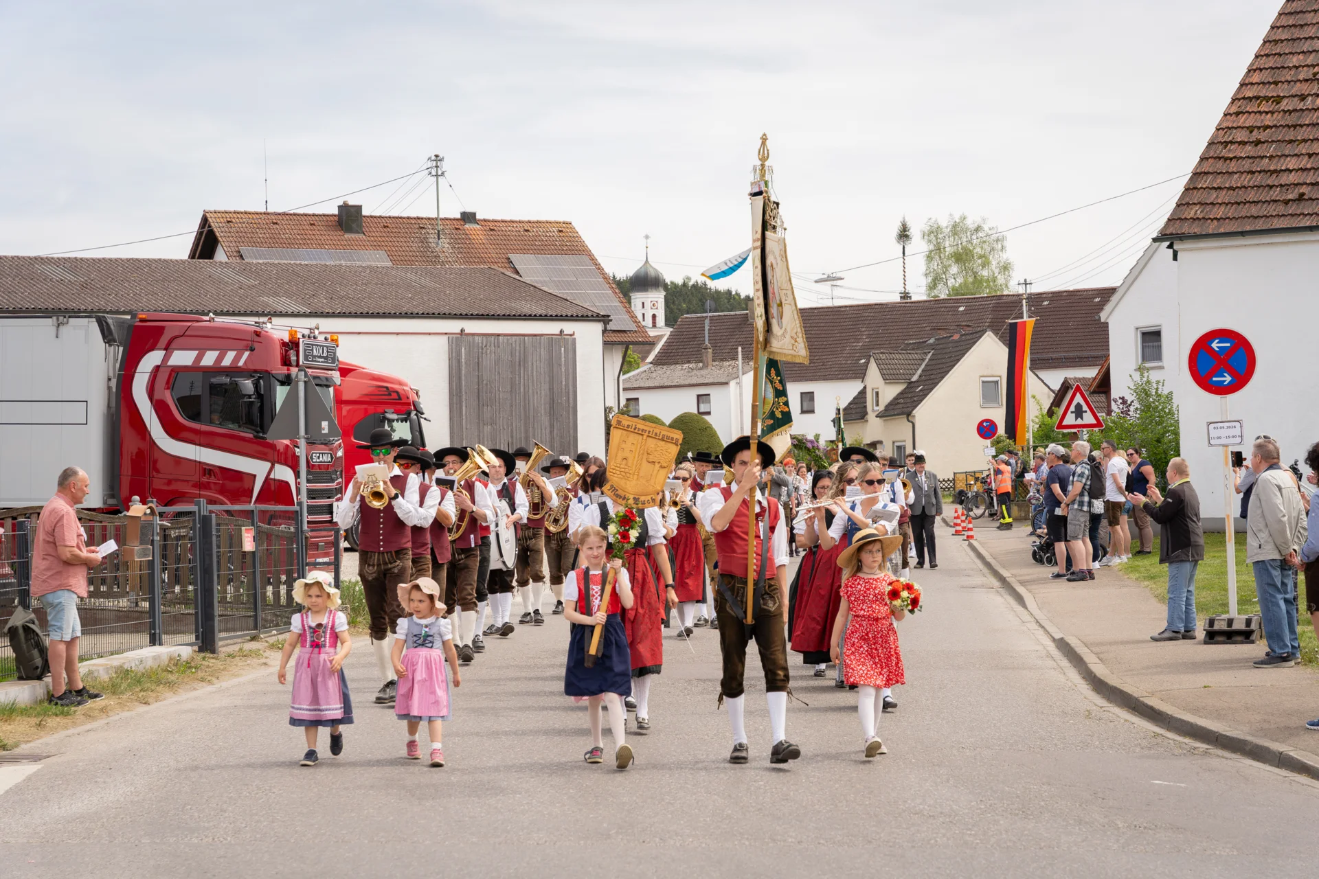 Bild: Festumzug Gannertshofen