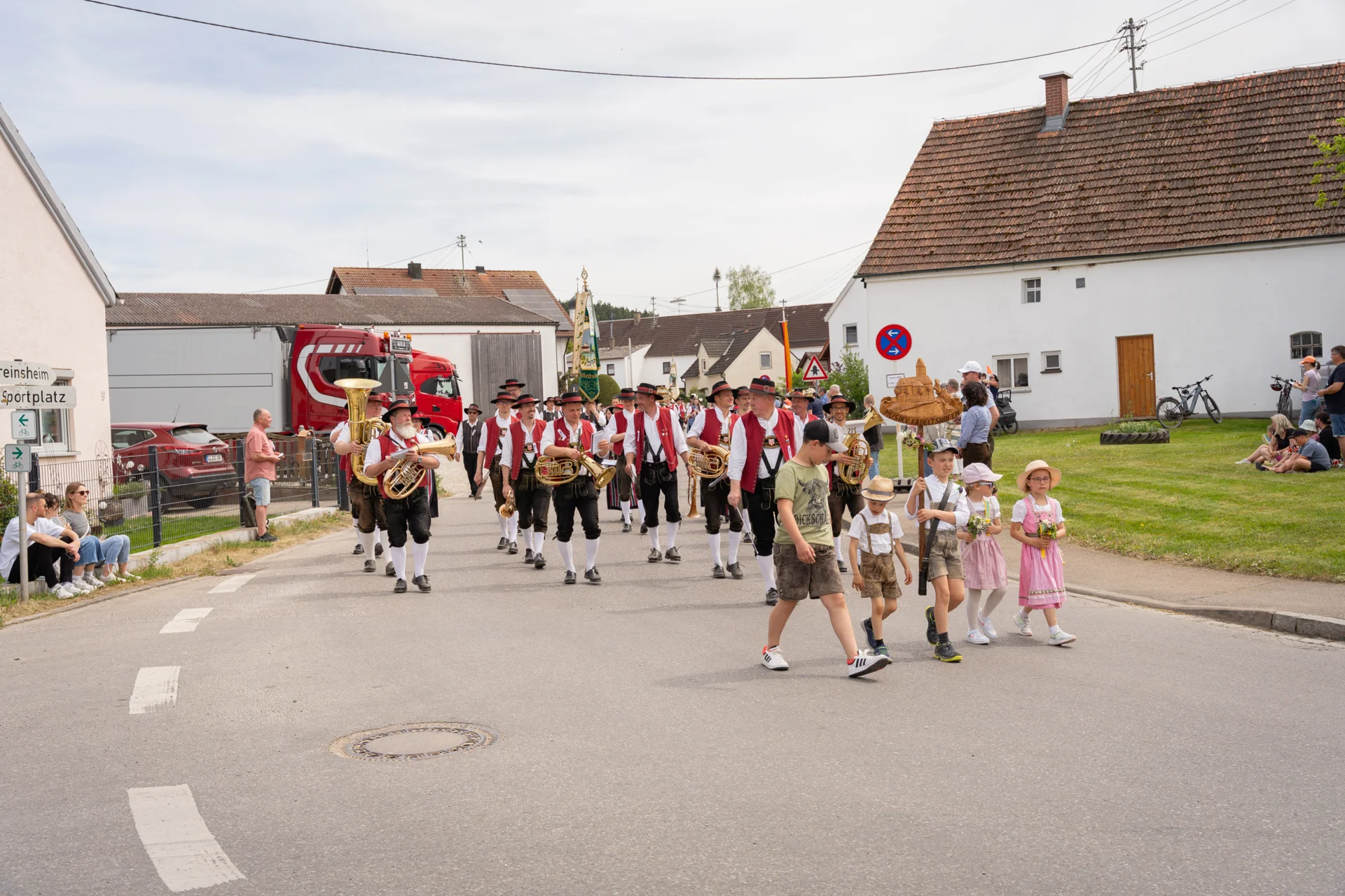 Bild: Festumzug Gannertshofen