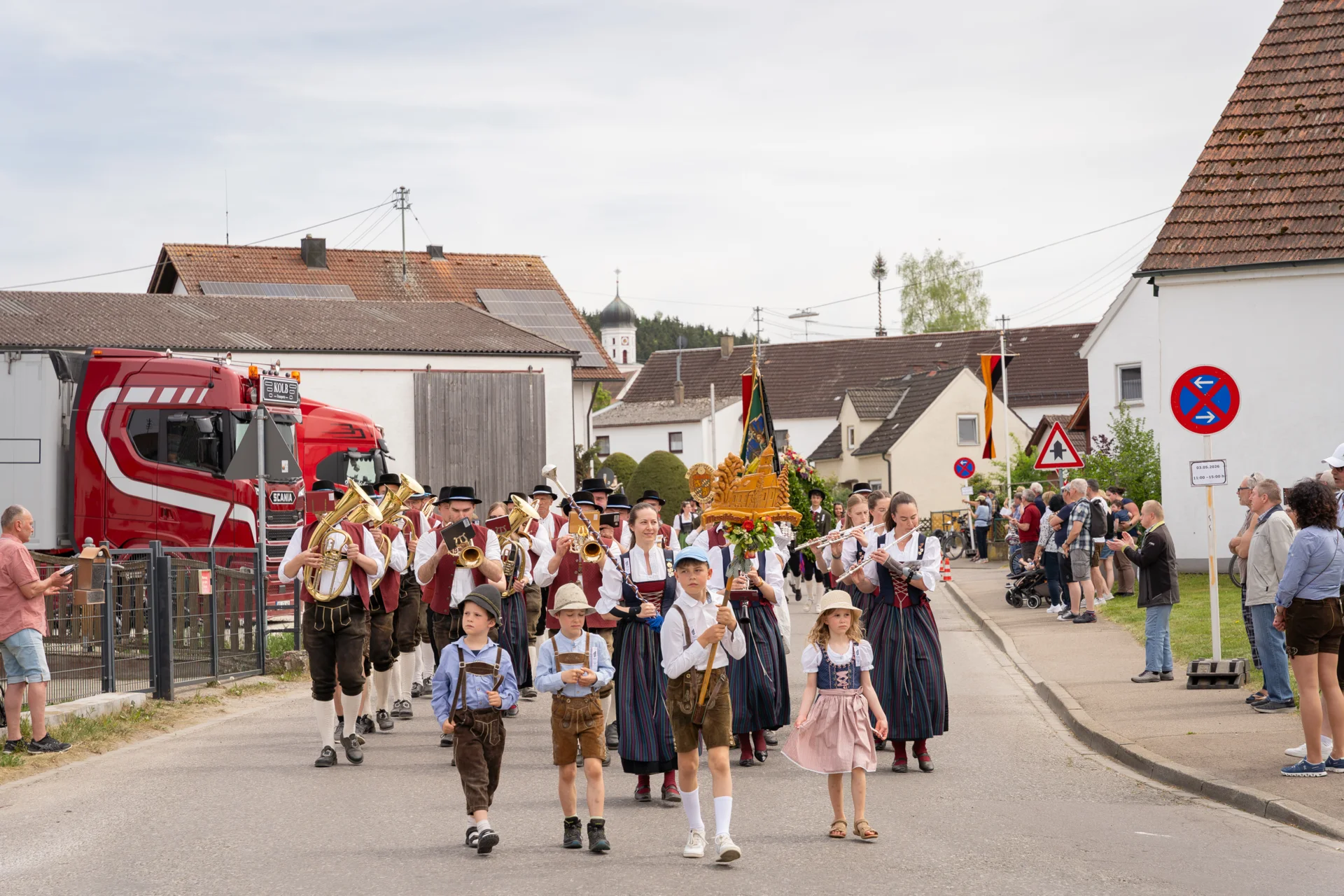 Bild: Festumzug Gannertshofen