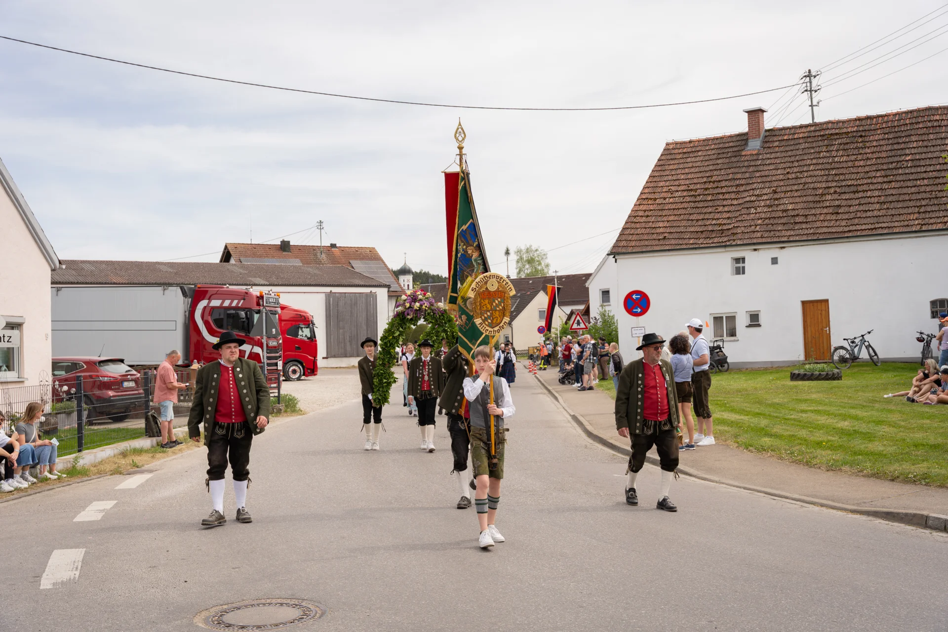 Bild: Festumzug Gannertshofen