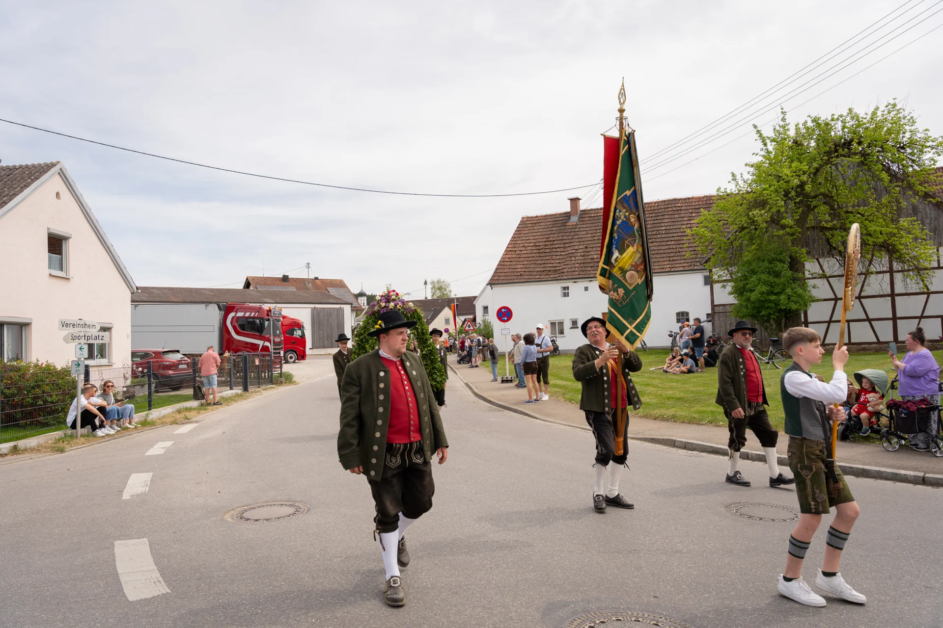 Bild: Festumzug Gannertshofen