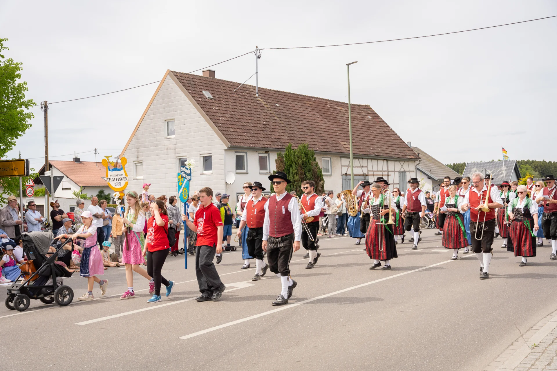 Bild: Festumzug Gannertshofen