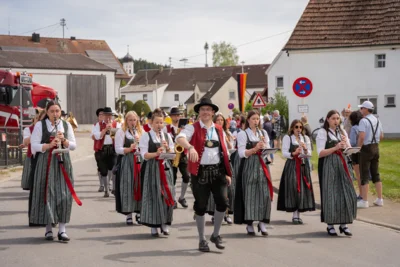 Festumzug Gannertshofen  (Bild vergr&ouml;&szlig;ern)