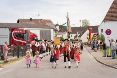 Festumzug Gannertshofen  (Bild vergr&ouml;&szlig;ern)