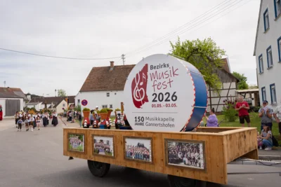 Festumzug Gannertshofen  (Bild vergr&ouml;&szlig;ern)