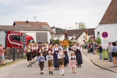 Festumzug Gannertshofen  (Bild vergr&ouml;&szlig;ern)