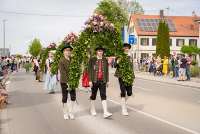 Festumzug Gannertshofen  (Bild vergr&ouml;&szlig;ern)