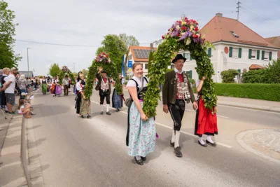 Festumzug Gannertshofen  (Bild vergr&ouml;&szlig;ern)