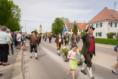 Festumzug Gannertshofen  (Bild vergr&ouml;&szlig;ern)