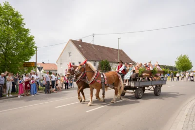 Festumzug Gannertshofen  (Bild vergr&ouml;&szlig;ern)