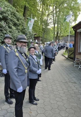 Foto des Albums: Vogelschießen 2026 Zapfenstreich