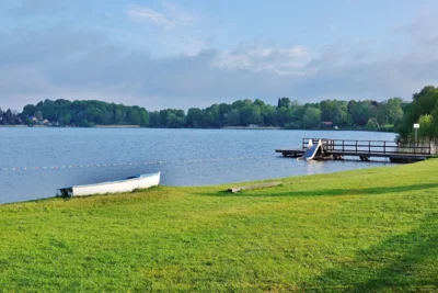 Viel Liegefl&auml;che am Wasser 