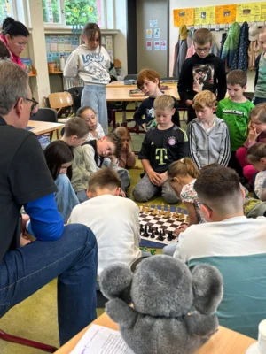 Foto des Albums: Unser Schulbegleiter Wolfgang Schmitt – Schach mit Herz und Rekorden