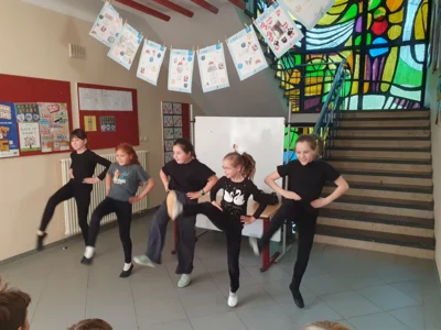 Foto des Albums: Offene Bühne im Schulhaus Hollstadt  - der Talentschuppen