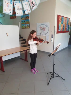 Foto des Albums: Offene Bühne im Schulhaus Hollstadt  - der Talentschuppen