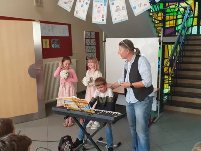Foto des Albums: Offene Bühne im Schulhaus Hollstadt  - der Talentschuppen