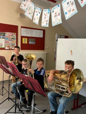 Foto des Albums: Offene Bühne im Schulhaus Hollstadt  - der Talentschuppen
