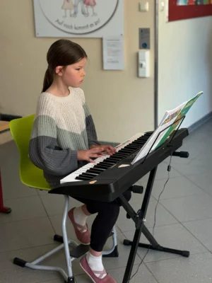 Foto des Albums: Offene Bühne im Schulhaus Hollstadt  - der Talentschuppen