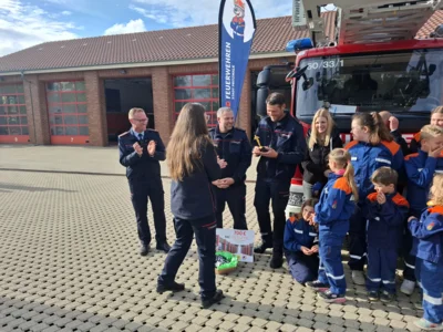 Foto des Albums: Scheckübergabe Jugendfeuerwehren Stadt Pritzwalk