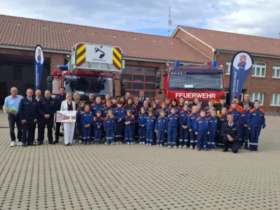 Foto des Albums: Scheckübergabe Jugendfeuerwehren Stadt Pritzwalk