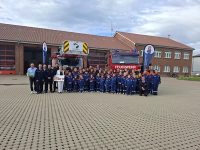 Foto des Albums: Scheckübergabe Jugendfeuerwehren Stadt Pritzwalk