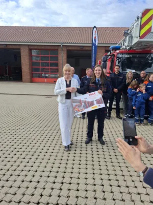 Foto des Albums: Scheckübergabe Jugendfeuerwehren Stadt Pritzwalk