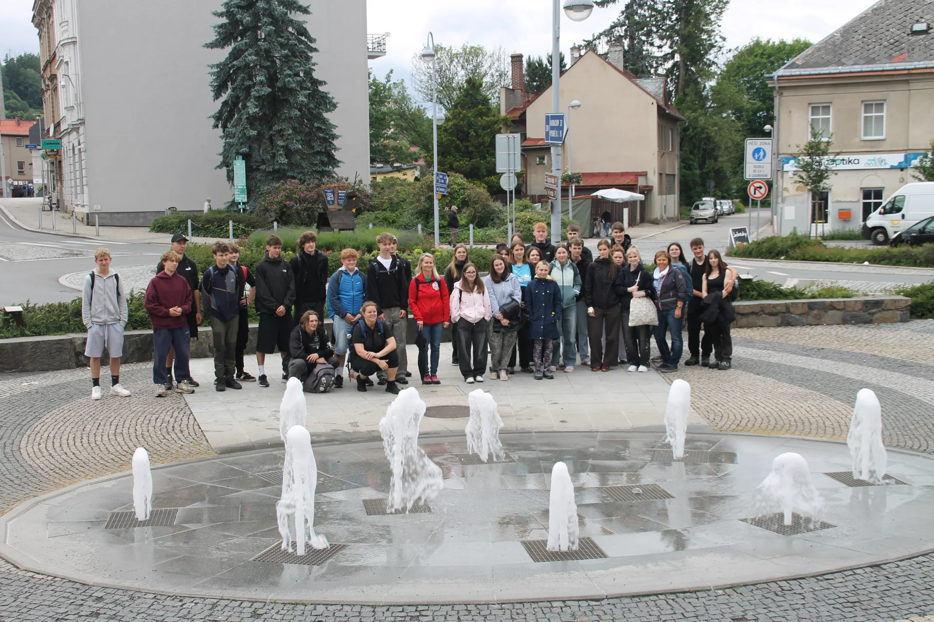 Bild: Schülergruppe in Semily