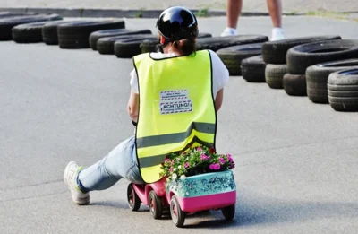 Achtung bei Doro Hopp - Fahrzeug schwenkt aus 