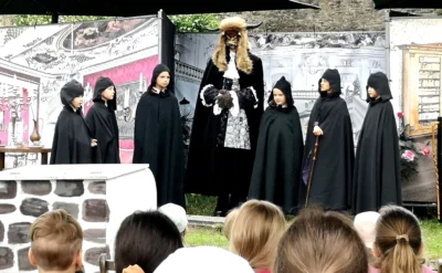 Foto des Albums: Laienspielgruppe Polle 'Die Schöne und das Biest'