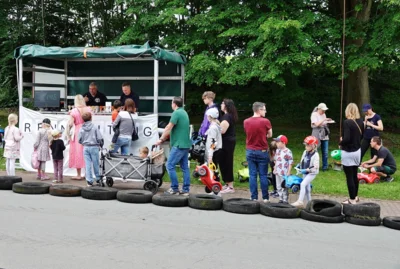 Gro&szlig;er Andrang bei der Rennleitung 