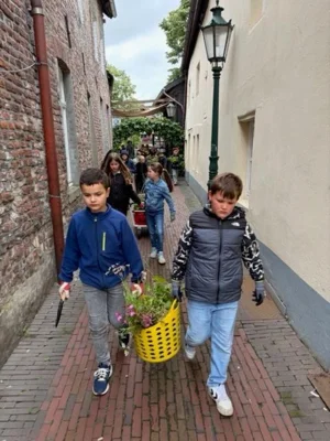 Foto des Albums: Pflanzaktion der Klasse 4a