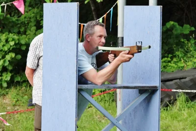 Frank M&uuml;hlenberg versucht es mit Vogel anstarren 