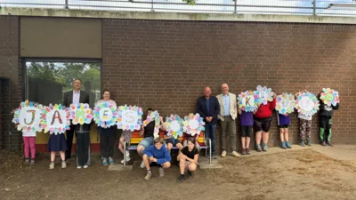 Foto des Albums: Einweihung unserer Regenbogenbank
