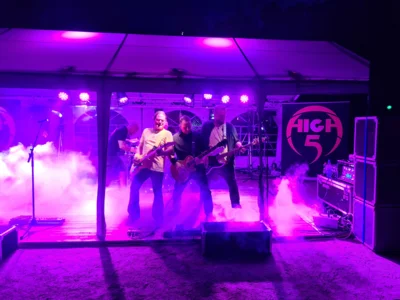 Foto des Albums: Yeah !! Trotz wechselhafter Vorhersagen kein Regen :-)) : Mittsommer-Open-Air mit 