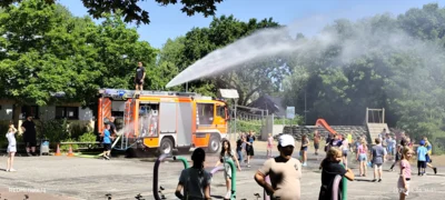 Foto des Albums: Wasserschlacht sorgt für Abkühlung