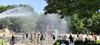 Foto des Albums: Wasserschlacht sorgt für Abkühlung