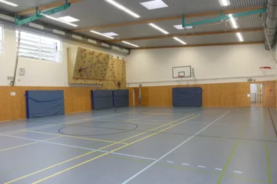 Turnhalle  (Bild vergr&ouml;&szlig;ern)