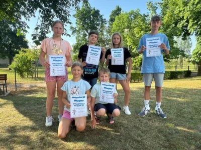 Die Erstplatzierten der Klassen 4 - 6 im Schl&auml;ngellauf 
